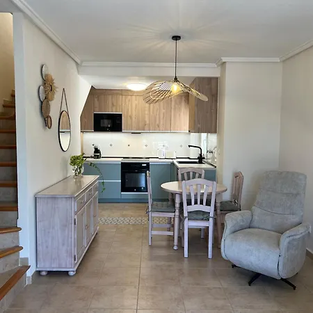 Casita Eliisa- Sea Views, Close To The Beach, Pool, La Mata Torrevieja