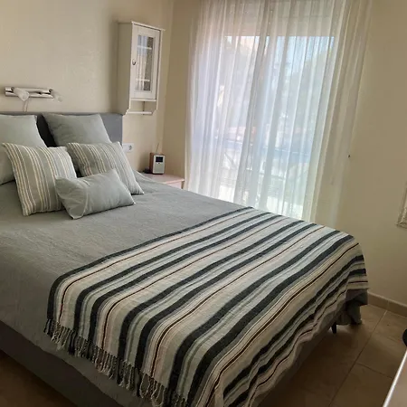 Apartment Casita Eliisa- Sea Views, Close To The Beach, Pool, La Mata *